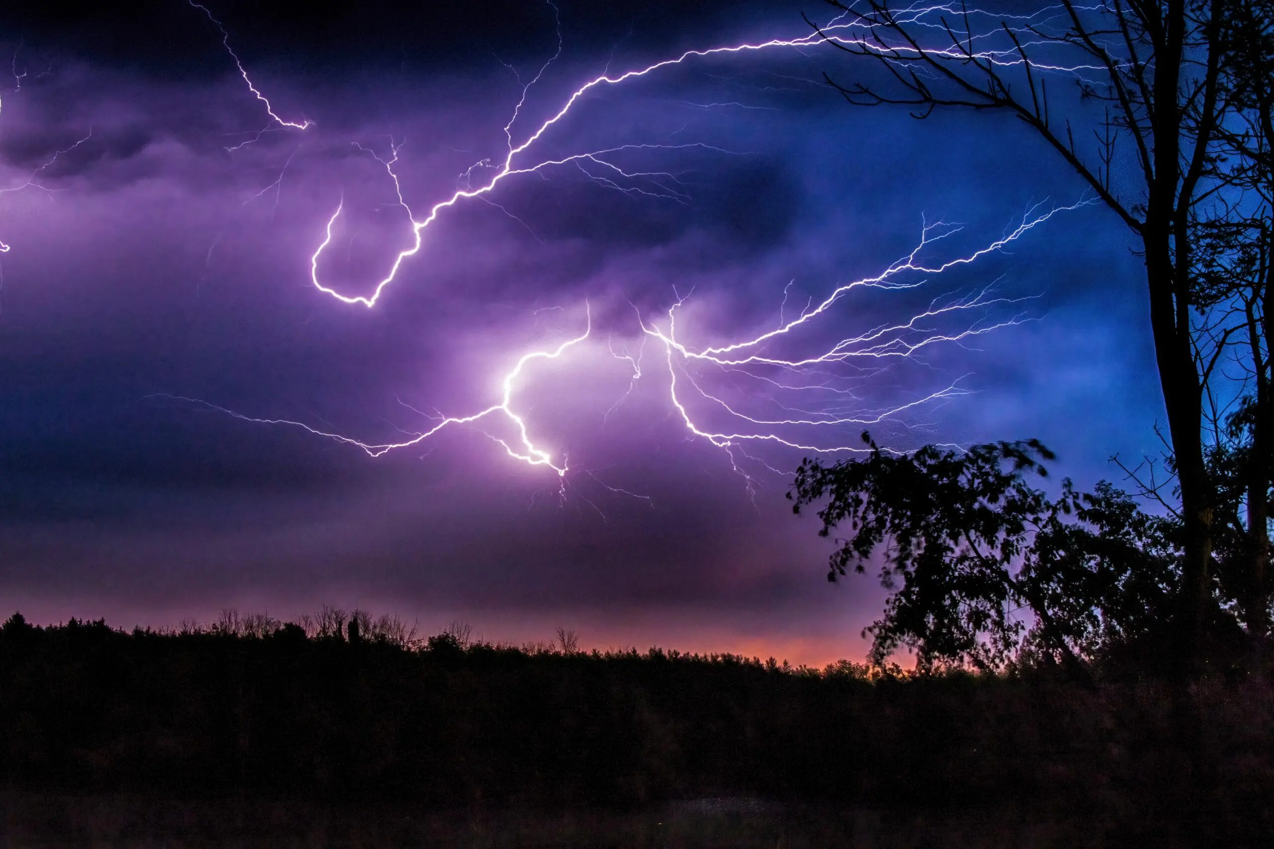 linear-lightning-in-a-purple-sky-at-the-night-2023-11-27-05-04-22-utc-min (1)